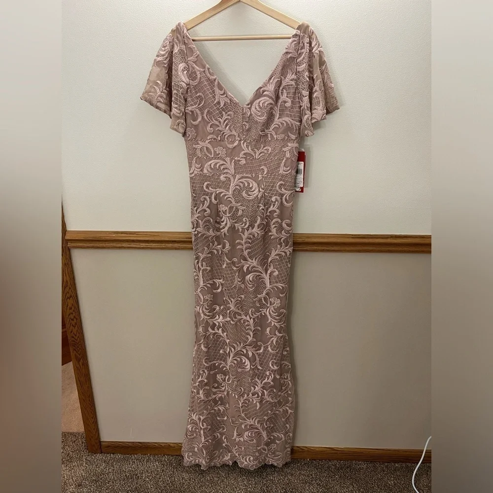 NWT Carmen Marc Valvo Infusion DUSTY ROSE Embroidered Flutter Sleeve Gown Size 6 - Picture 10 of 13